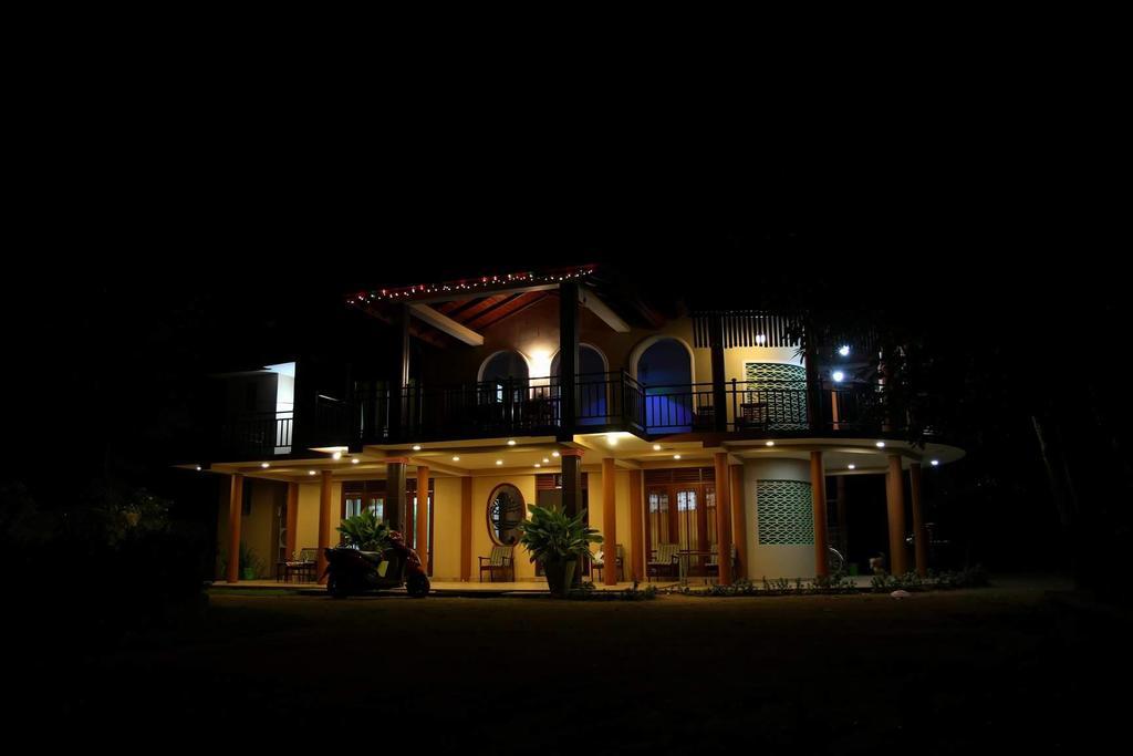 Leopard City Hostel Tissamaharama Exterior photo